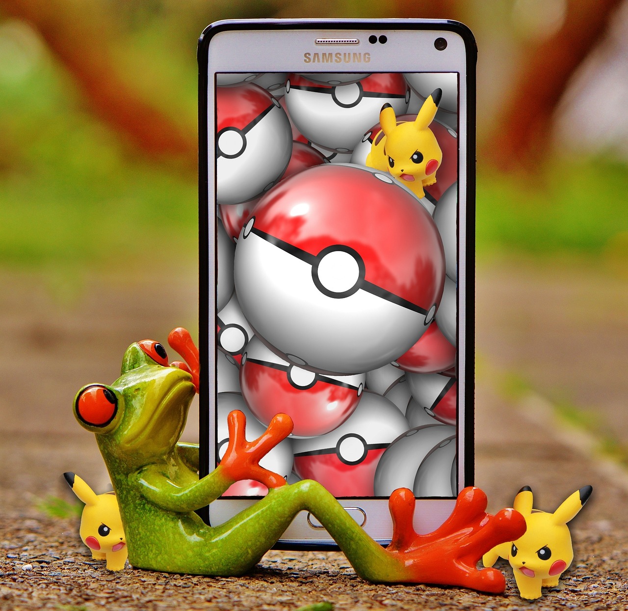 pokemon, pokemon go, game, smartphone, mobile, virtual, hunt, monster, players, everywhere, environment, frog, to play, fun, toilet, bathtub, frogs, cute, pokemon, pokemon, pokemon, pokemon, pokemon
